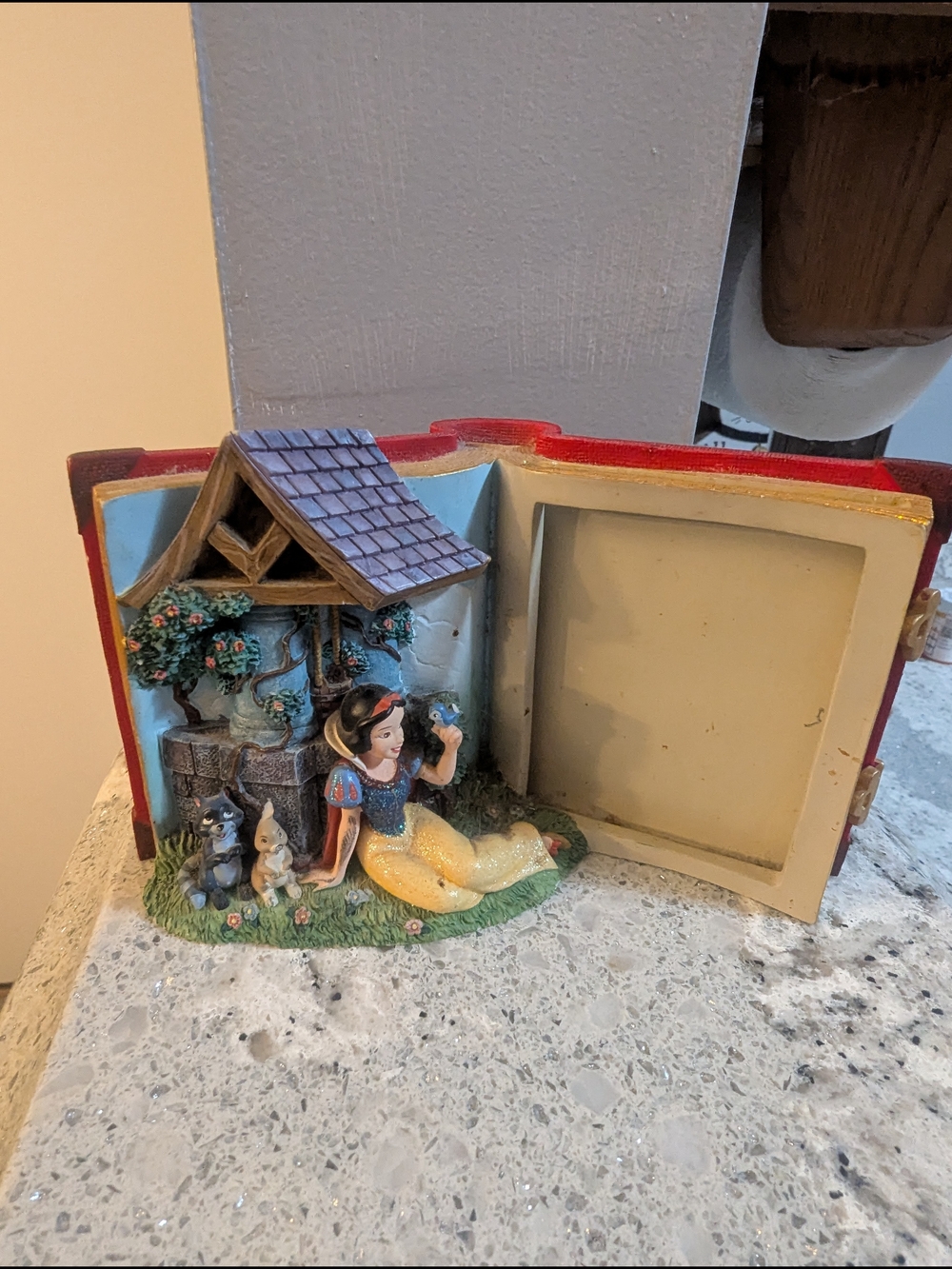 SNOW WHITE Open Book 3-D Wishingwell Scene Picture Frame